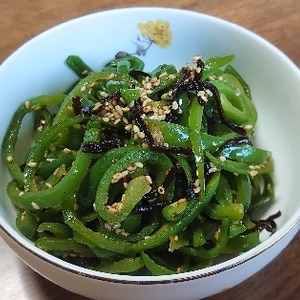 お弁当おかず♪ピーマンの麺つゆ炒め